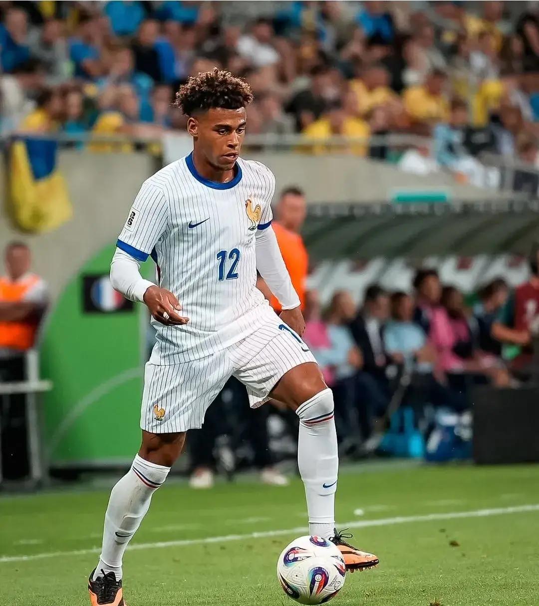 巴黎圣日耳曼发布备战花絮，转会期官宣签约，中超任务艰巨，纪律约束更严格的简单介绍