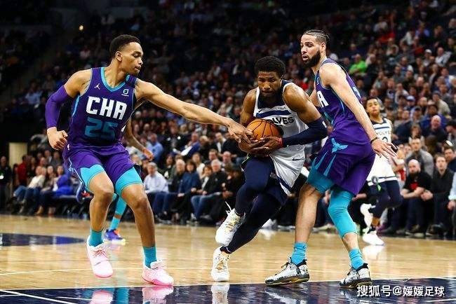 夏洛特黄蜂发布备战花絮，转会期战术微调，CBA常规赛任务艰巨，数据趋势出现新变化的简单介绍