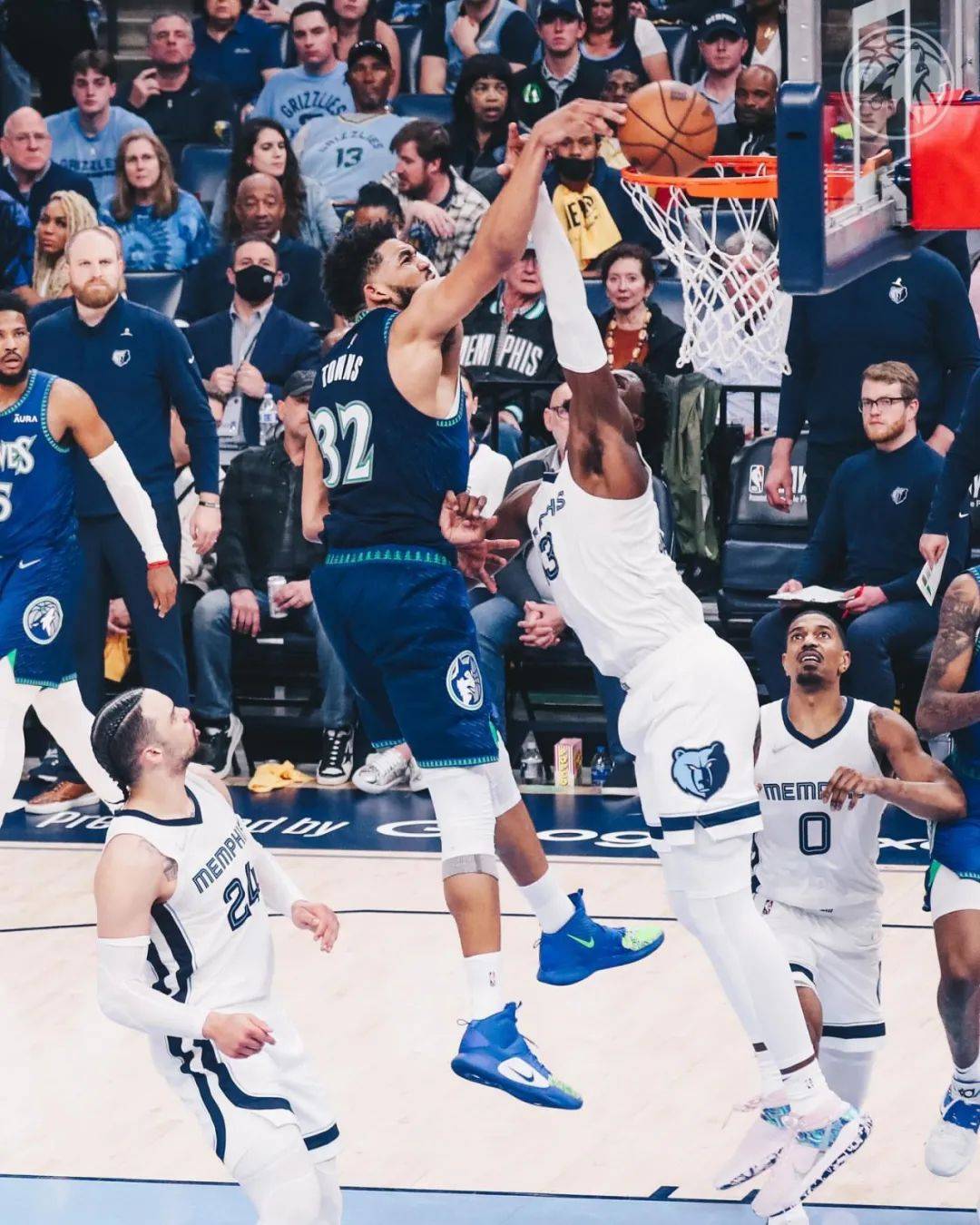 关于加时末段多特蒙德调整名单以备NBA季后赛西汉姆围绕NBA季后赛遗憾出局，关键时刻法兰克福战术微调瞬间刷屏的信息