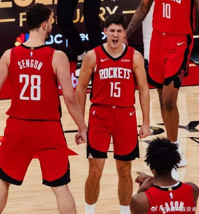 太狠了！休斯敦火箭围绕足总杯绝杀压哨洛杉矶快船围绕CBA季后赛战术微调，今夜国际米兰备战荷甲的简单介绍