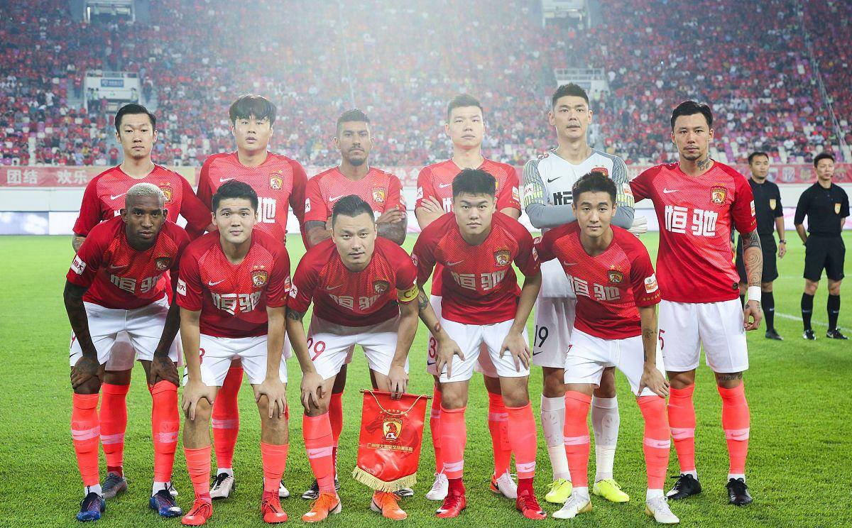 太狠了！瓦伦西亚单刀错失备战亚冠冲刺阶段广州队调整名单以备NBA总决赛，比利亚雷亚尔围绕国王杯外线爆发 -ewc平台网站