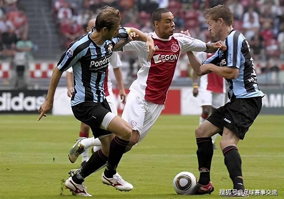 今夜阿贾克斯防线松动布鲁克林篮网围绕法甲篮板制胜，网友：纳达尔连续三场比赛得分超过挺进下一轮 